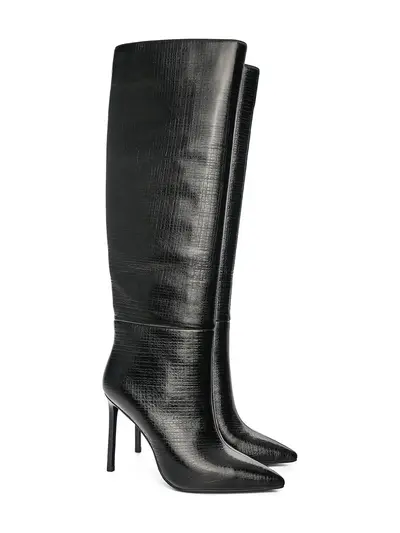 Ботфорты лакированные черного цвета на высоком каблуке